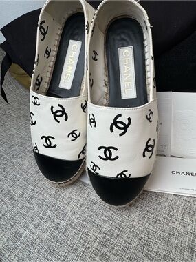 Chanel 22S Espadrilles
Style: G38628 Y55871 K4264
Size: EU 36